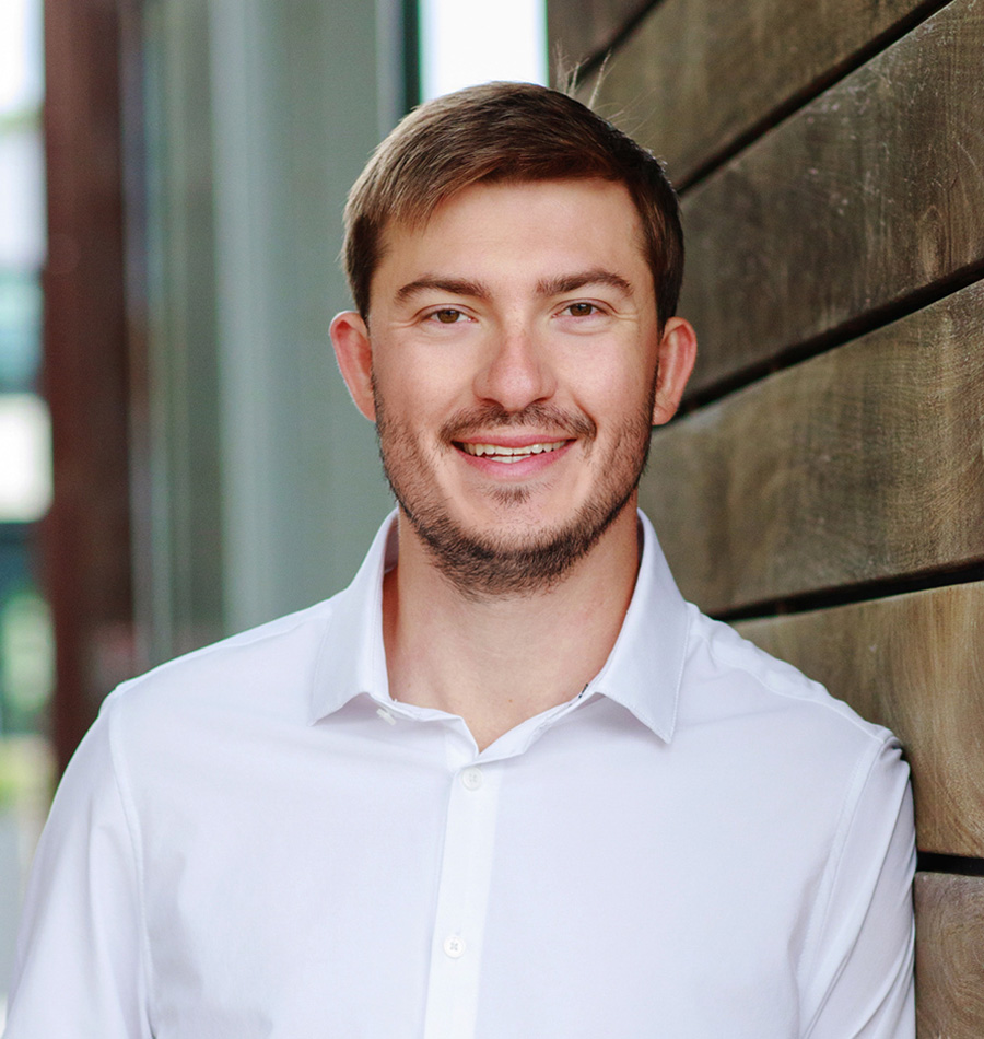 Hayes Esposito headshot